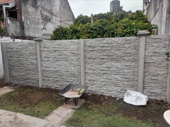 Muro premoldeado Premoldeados M.A instalado
